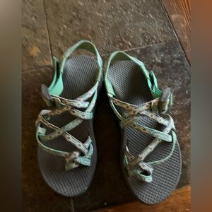 ❤️Chaco❤️ Sandals size 6 teal and white